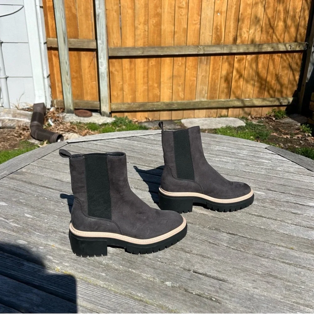 OPEN EDIT Mya Lug Sole Chelsea Women Boots Grey Anthracite Size‎ 7